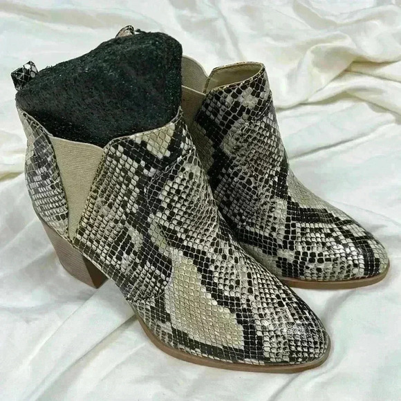 MIA Shoes - *NEW* MIA SNAKESKIN BOOT SIZE 6.5